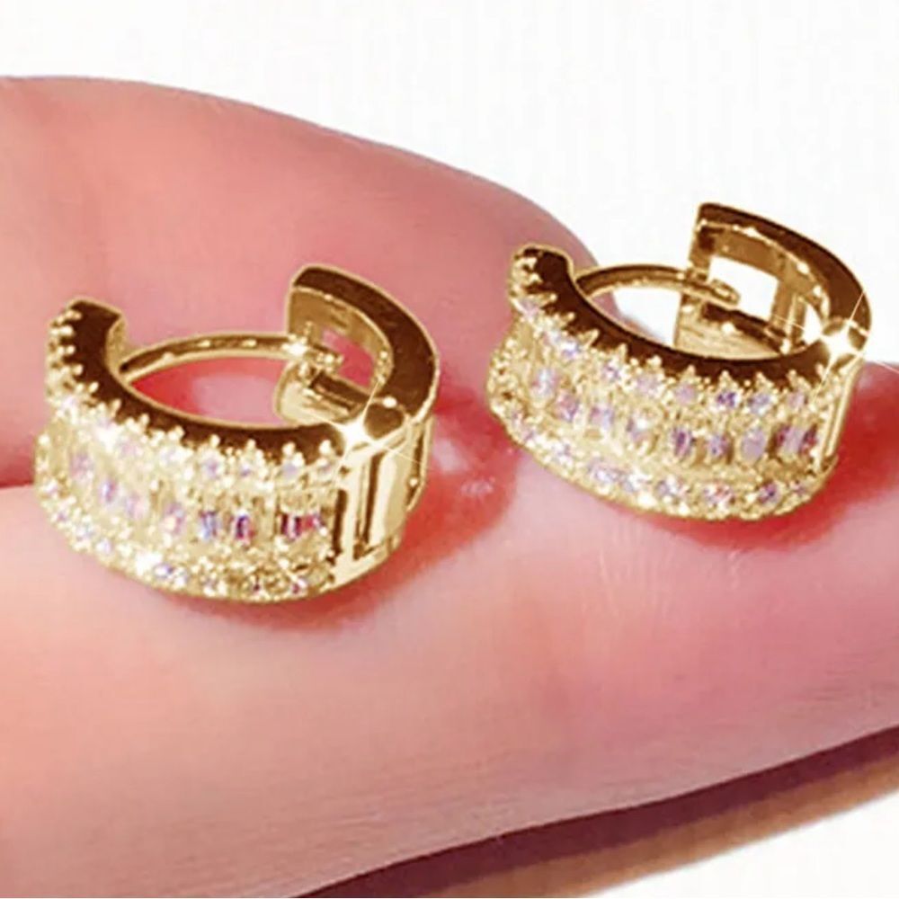 👠 Beautiful Gold Plated Cz Diamond Huggies - Picture 2 of 10